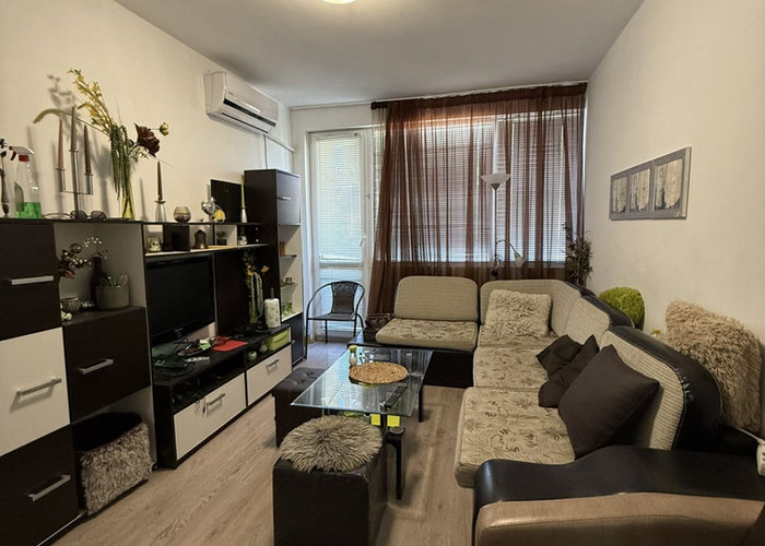 Studio for Two, Burgas