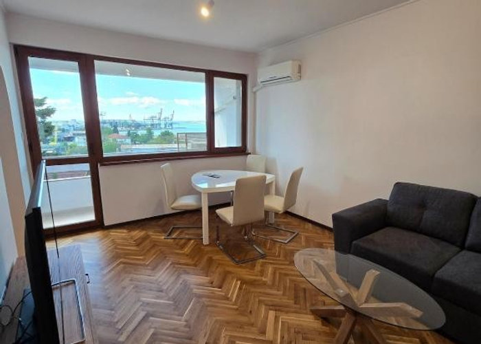 Modern Apartment with Terrace, Burgas