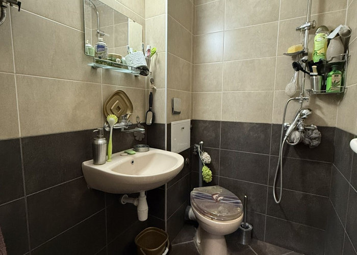 Studio for Two, Burgas
