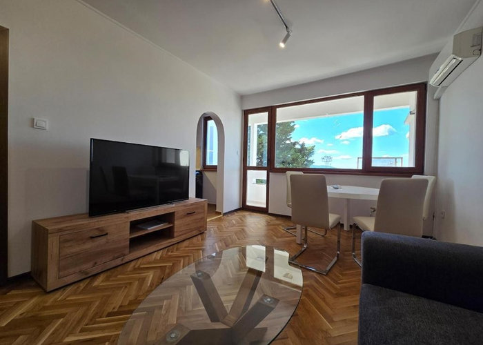 Modern Apartment with Terrace, Burgas