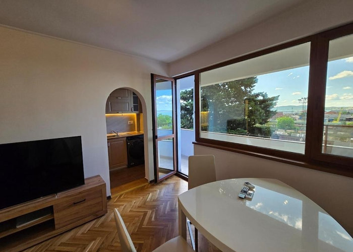 Modern Apartment with Terrace, Burgas
